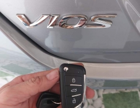 Làm chìa Toyota Vios 