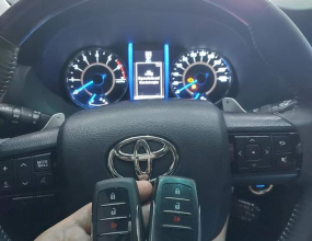 Làm chìa khoá Toyota Camry 